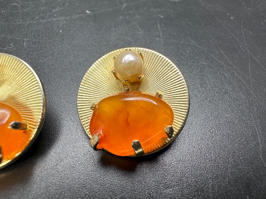 Just Added - Vintage Weiss Clip On Earrings [Photo 3]