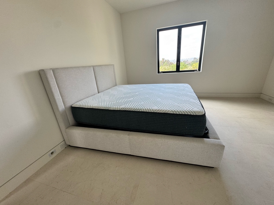 Just Added - Cal King Upholstered Bed with Beautyrest Pressure Smart Hybrid Mattress [Photo 5]