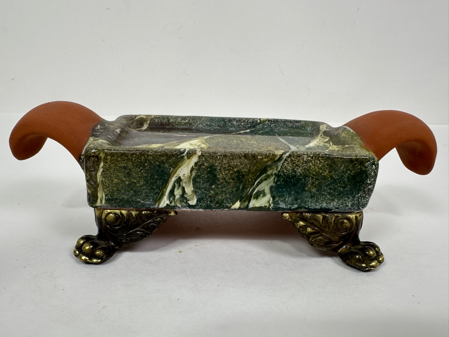 Vintage MacKENZiE-CHiLDS Salt and Pepper Shaker Set 8'W x 7'H  [Photo 7]