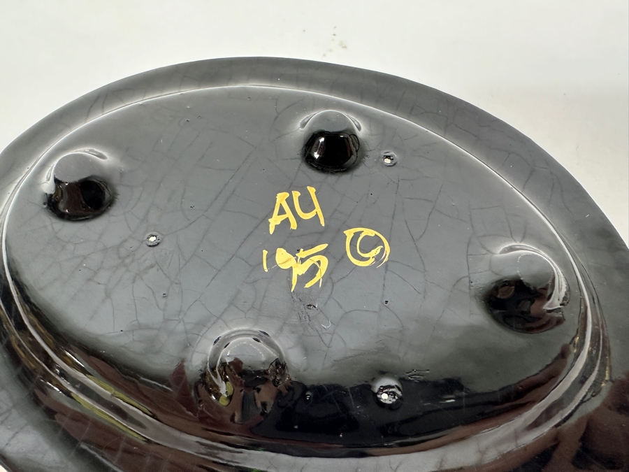 1995 Hand Painted Signed Pair of Salt and Pepper Shakers [Photo 9]