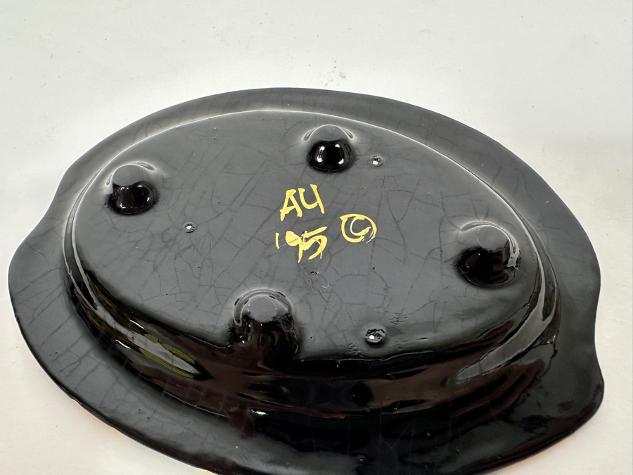 1995 Hand Painted Signed Pair of Salt and Pepper Shakers [Photo 8]