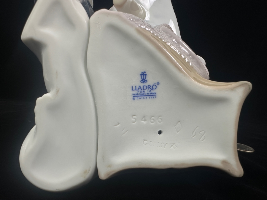 Vintage Lladro 'Chit Chat' Porcelain Figurine #5466 7.75'H 1988 [Photo 6]