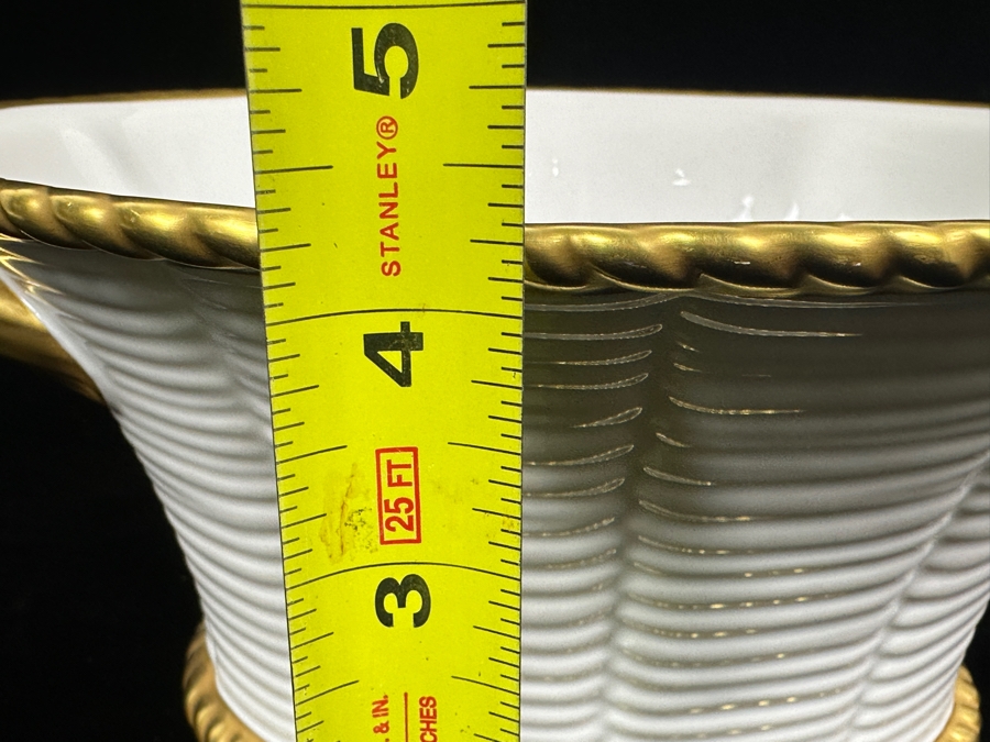 Vista Alegre Portugese Porcelain Bowl 10'w x 7.5'D x 4.25'H [Photo 8]