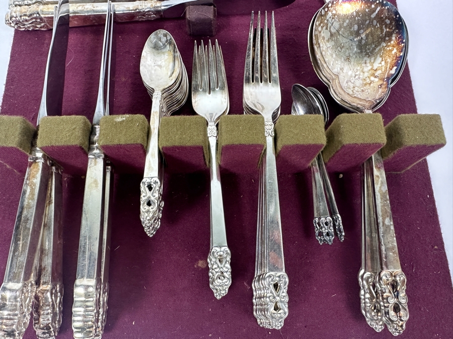 Just Added - 1847 Rogers Bros. Silverplate Flatware Set King Frederik Pattern [Photo 3]