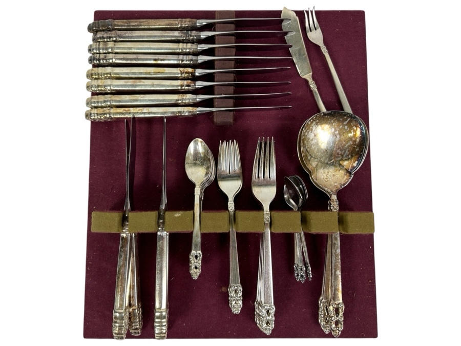 Just Added - 1847 Rogers Bros. Silverplate Flatware Set King Frederik Pattern [Photo 1]