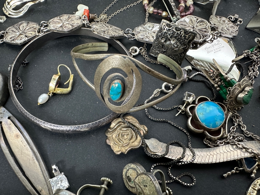 Sterling Silver Lot With Various Jewelry Pieces 273g - Approximate Melt Value Is $290 [Photo 2]