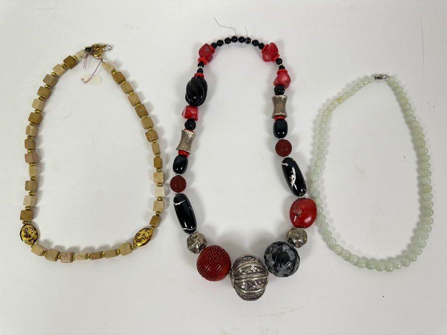 (3) Necklaces [Photo 2]