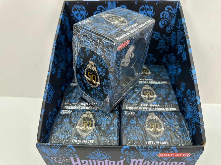 Disneyland 50th Anniversary Of The Haunted Mansion (7) Funko Vinyl Figures Plus Store Display 2019 [Photo 5]