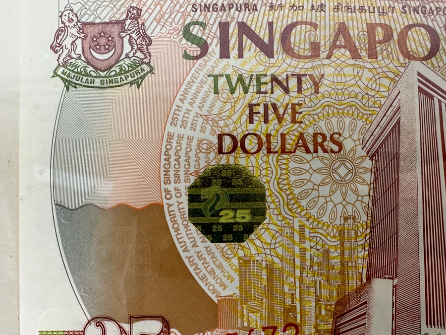 Pair Of Mint Uncirculated Singapore Twenty Five Dollars Bills Commemorating 25 Years Of Singapore 1971-1996 [Photo 4]