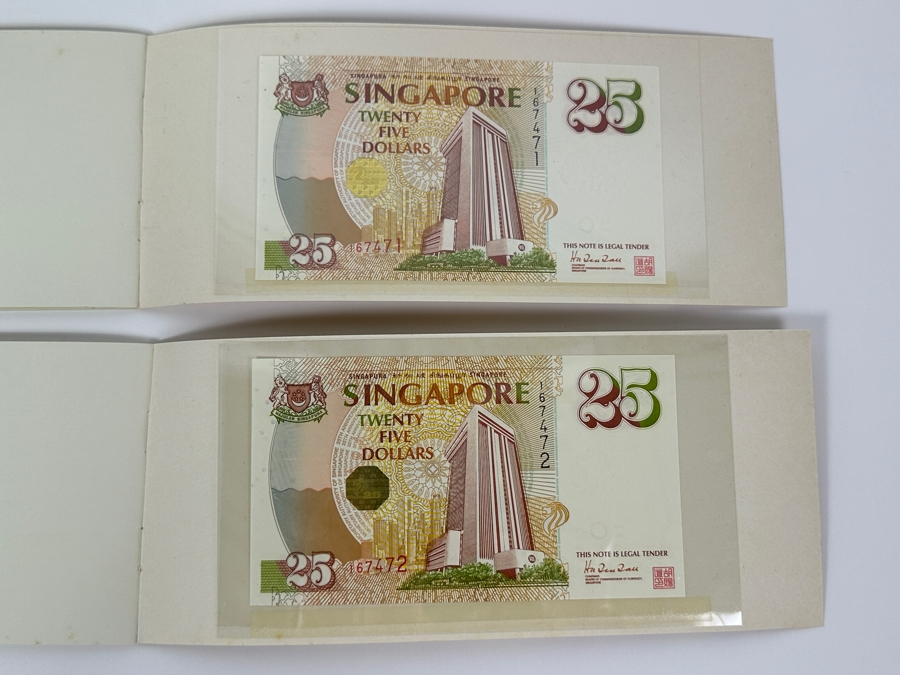 Pair Of Mint Uncirculated Singapore Twenty Five Dollars Bills Commemorating 25 Years Of Singapore 1971-1996 [Photo 2]