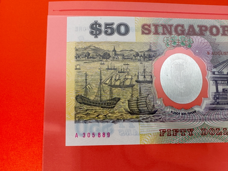 Pair Of Mint Uncirculated Singapore Commemorative $50 Notes Fifty Dollars First Issued In Singapore To Celebrate The Nation's 25th Year Of Independence Limited To 300,000 With 9 August 1990 Anniversary Date Featuring Hologram Of Yusof Bin Ishak [Photo 8]