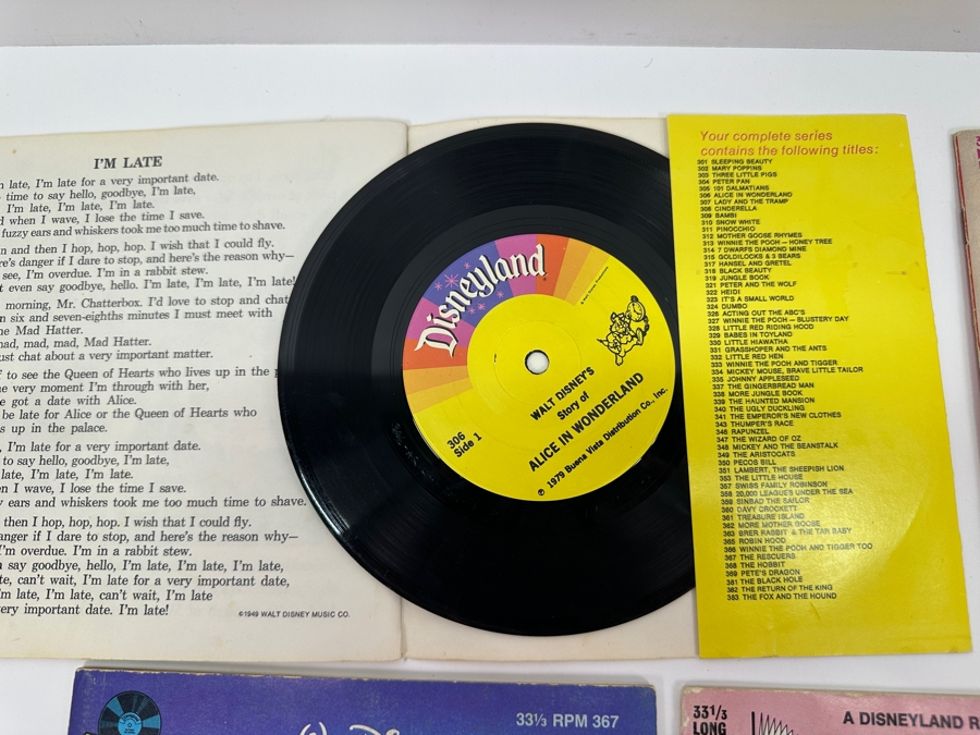 (5) Walt Disney's Disneyland Records And Books [Photo 8]