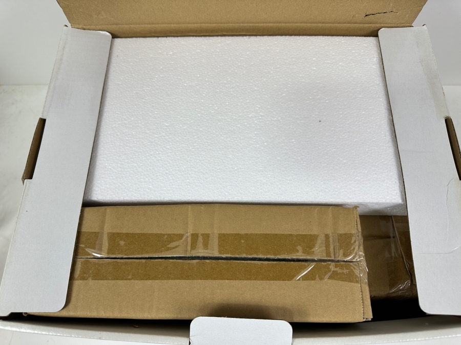 New 16 Piece Stoneware Dinnerware Set By Studio California Laurie Gates Luminescent Anza [Photo 5]