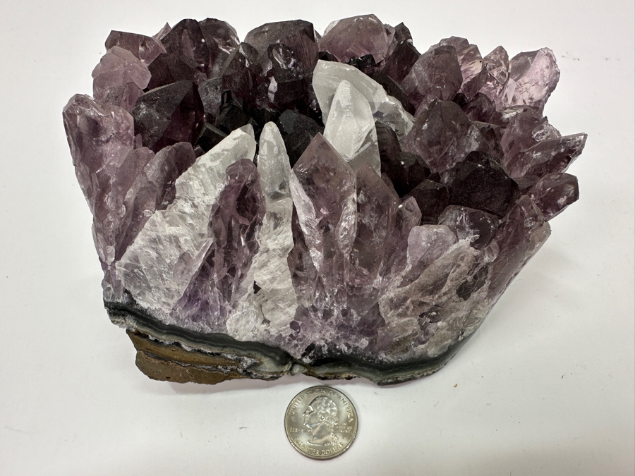 Amethyst Geode Piece [Photo 2]