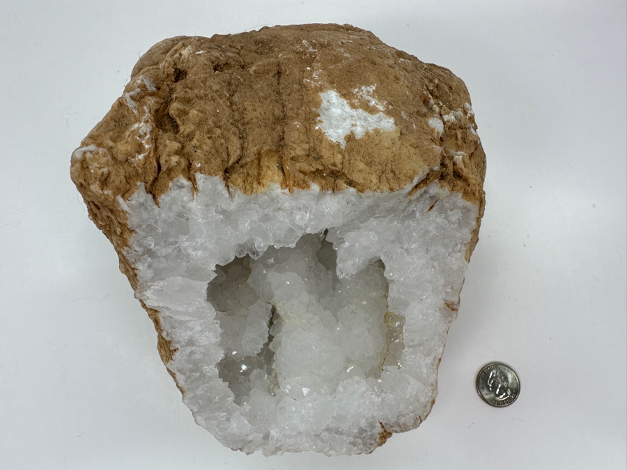 Just Added - Quartz Geode Crystal 7W X 6H [Photo 4]
