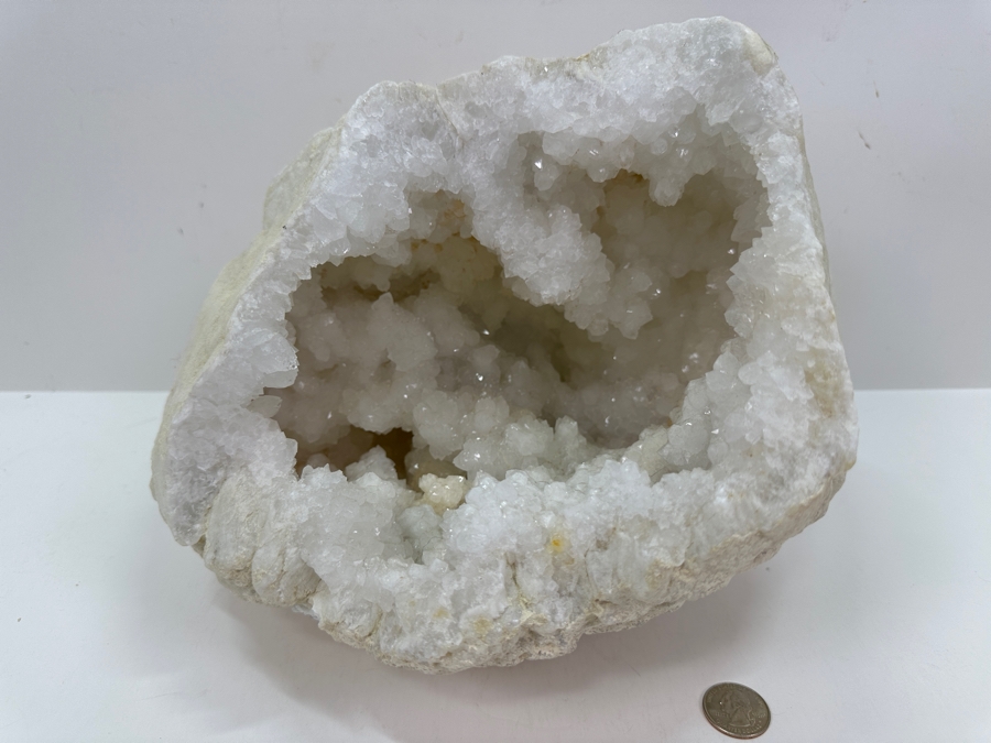 Large Quartz Crystal Split Geode [Photo 3]