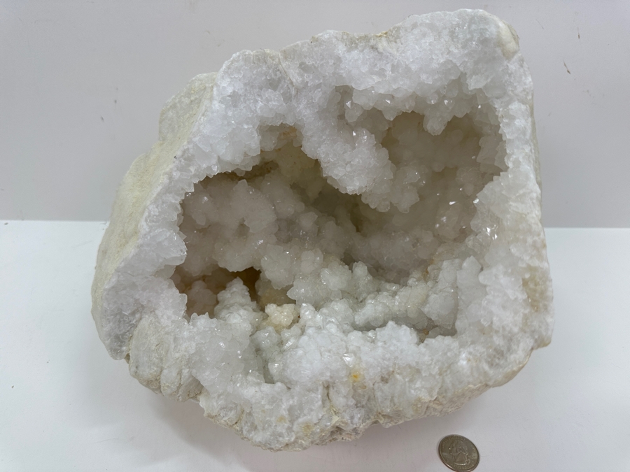 Large Quartz Crystal Split Geode [Photo 2]