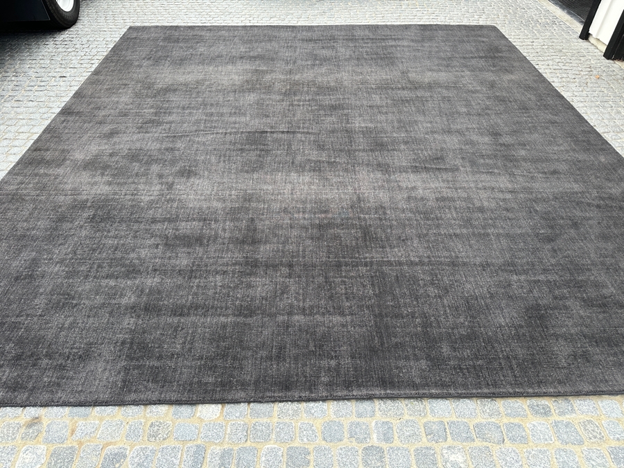 Wool Area Rug 12' X 13' [Photo 2]