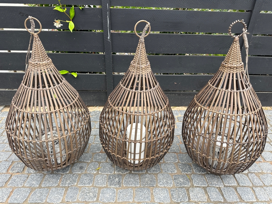 Set Of Three Handing Lanterns 31'H [Photo 3]