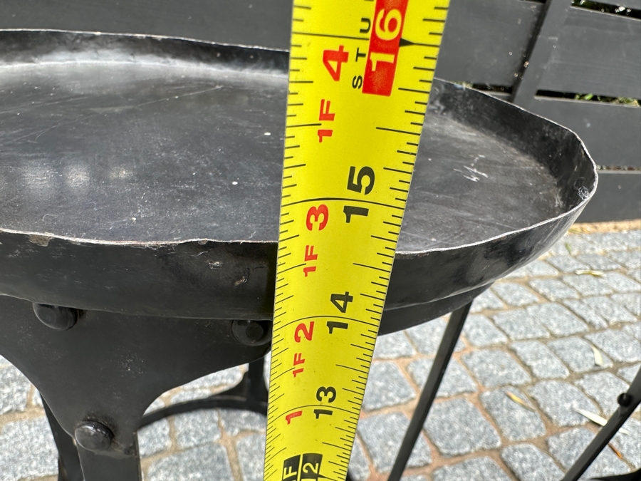 Pair Of Metal Nesting Round Table 12W X 14.5H [Photo 6]