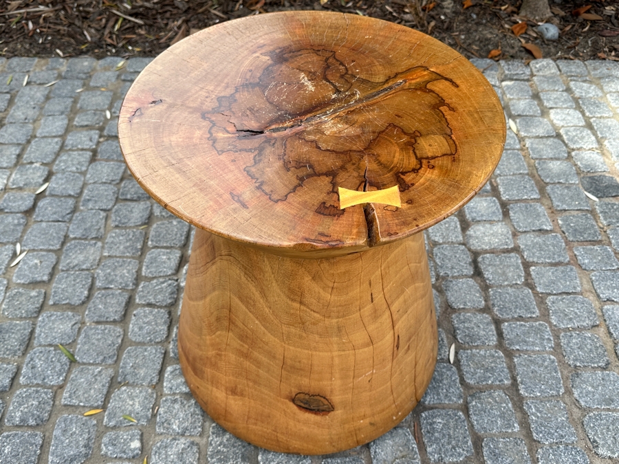 Solid Wooden Side Table 18.5W X 20H [Photo 3]