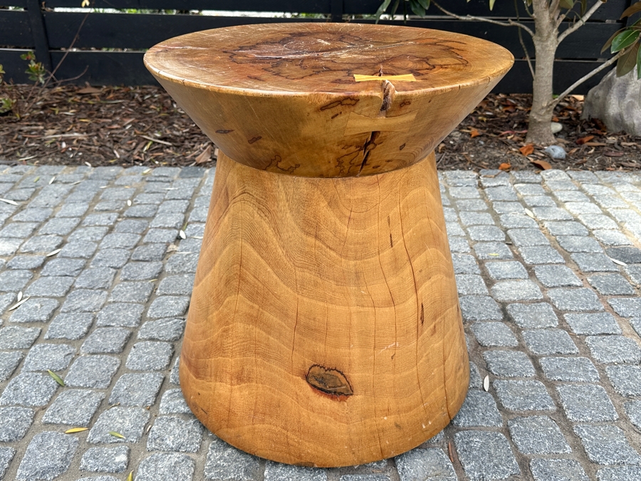 Solid Wooden Side Table 18.5W X 20H [Photo 4]