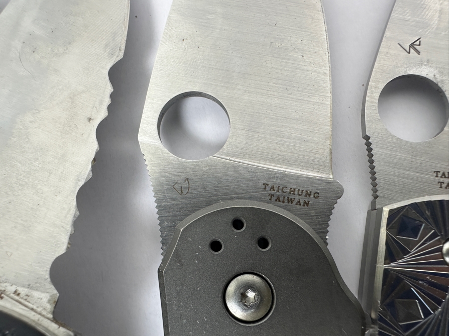 Just Added - (11) Spyderco Pocket Folding Knives [Photo 17]