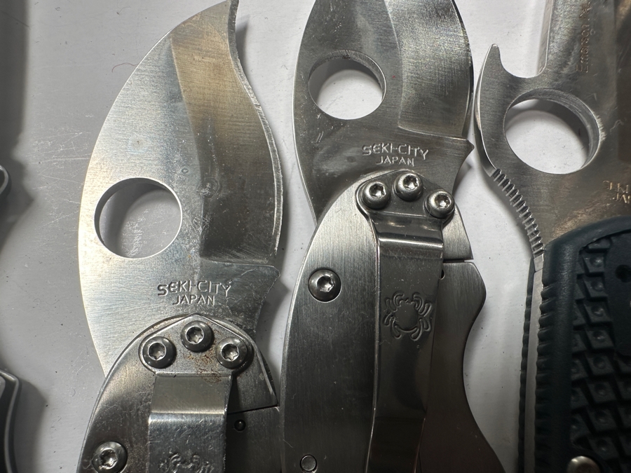 Just Added - (12) Spyderco Pocket Folding Knives [Photo 16]