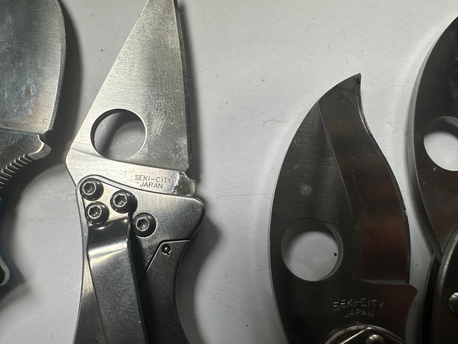 Just Added - (12) Spyderco Pocket Folding Knives [Photo 15]