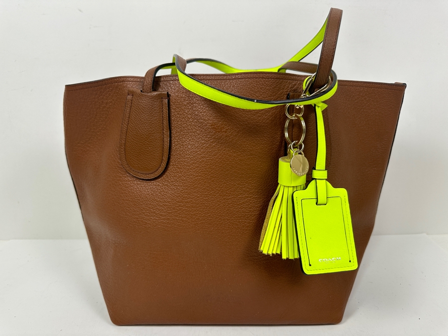 Just Added - Coach Tote Handbag [Photo 2]