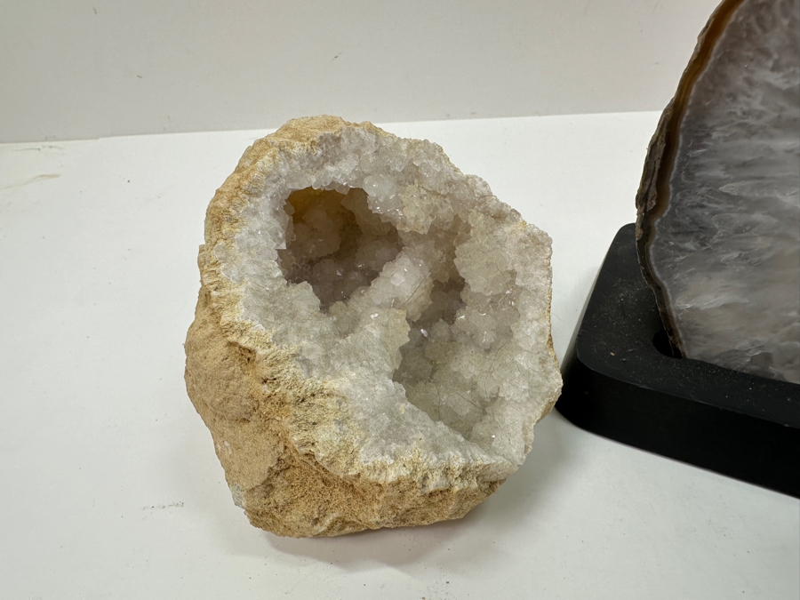 Just Added - Collection Of Sliced Geodes [Photo 7]