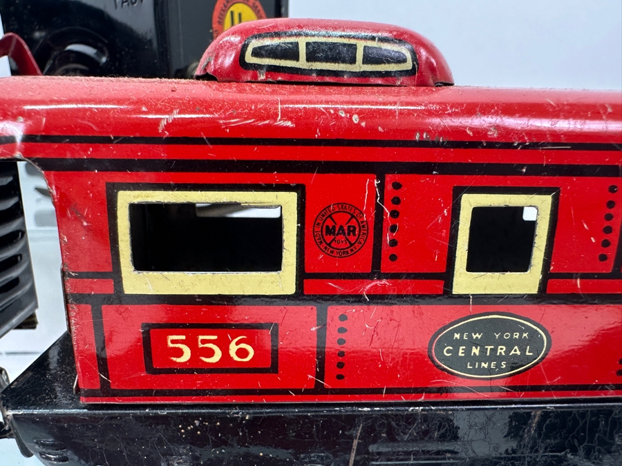 Vintage Mid-Century Louis Marx Stream Line Electrical Train Set With Original Box (Only Has 3 Pieces Of Train Tracks) [Photo 13]