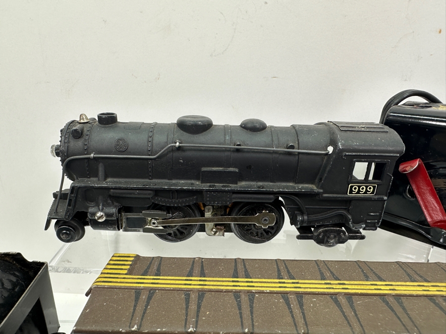 Vintage Mid-Century Louis Marx Stream Line Electrical Train Set With Original Box (Only Has 3 Pieces Of Train Tracks) [Photo 8]