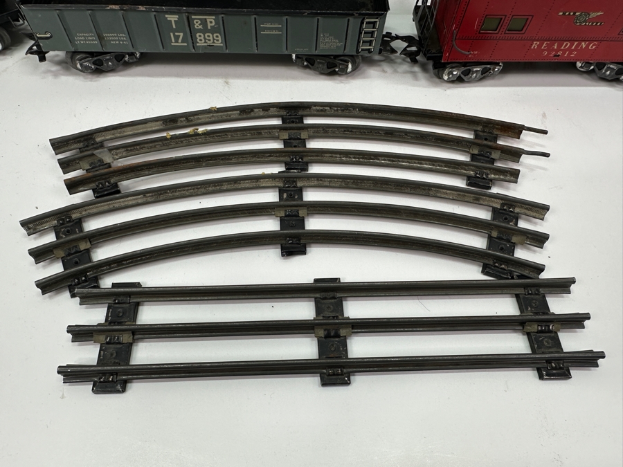 Vintage Mid-Century Louis Marx Stream Line Electrical Train Set With Original Box (Only Has 3 Pieces Of Train Tracks) [Photo 17]