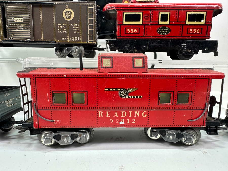 Vintage Mid-Century Louis Marx Stream Line Electrical Train Set With Original Box (Only Has 3 Pieces Of Train Tracks) [Photo 5]