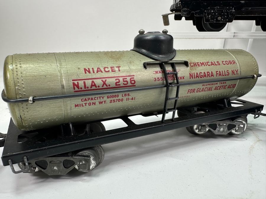 Vintage Mid-Century Louis Marx Stream Line Electrical Train Set With Original Box (Only Has 3 Pieces Of Train Tracks) [Photo 7]