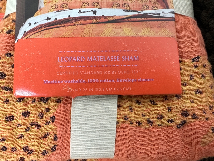 New Boon Brown Decorative Throw  60' x 80' and Opalhouse Full/Queen Leopard Matelasse Coverlet and (2) Standard Shams [Photo 5]