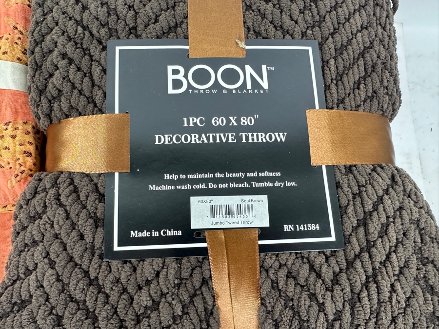 New Boon Brown Decorative Throw  60' x 80' and Opalhouse Full/Queen Leopard Matelasse Coverlet and (2) Standard Shams [Photo 6]