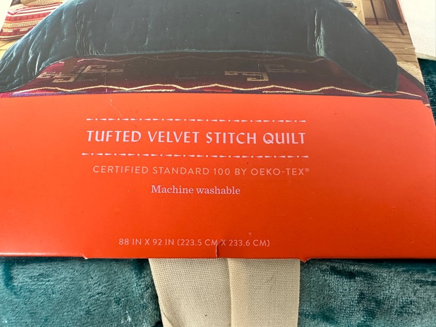New Opalhouse Turquoise Tufted Velvet Stitch Quilt and Orange Boon Decorative Throw 60' x 80' [Photo 4]