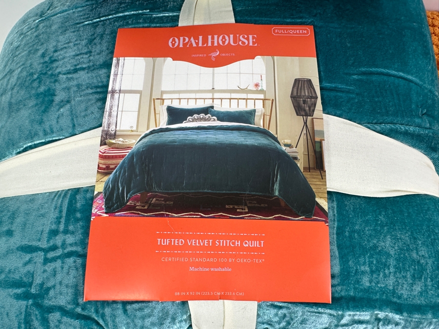 New Opalhouse Turquoise Tufted Velvet Stitch Quilt and Orange Boon Decorative Throw 60' x 80' [Photo 3]