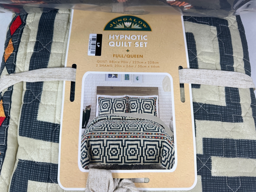 New Jungalow Hypnotic Full/Queen Quilt Set and Justina Blakeney Snake Throw Pillow [Photo 2]
