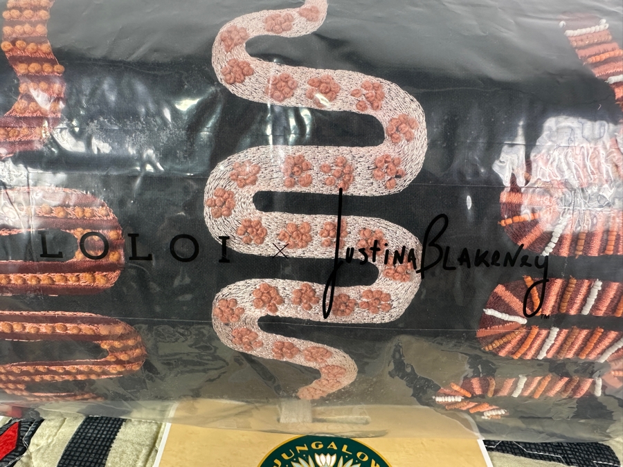 New Jungalow Hypnotic Full/Queen Quilt Set and Justina Blakeney Snake Throw Pillow [Photo 4]