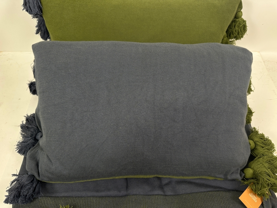 New Global Explorer Tasseled Throw and (2) Throw Pillows [Photo 6]