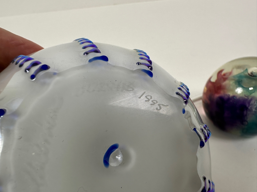 Stuart Abelman Studio Art Glass Iridescent Oil Lamp And Paperweight [Photo 12]