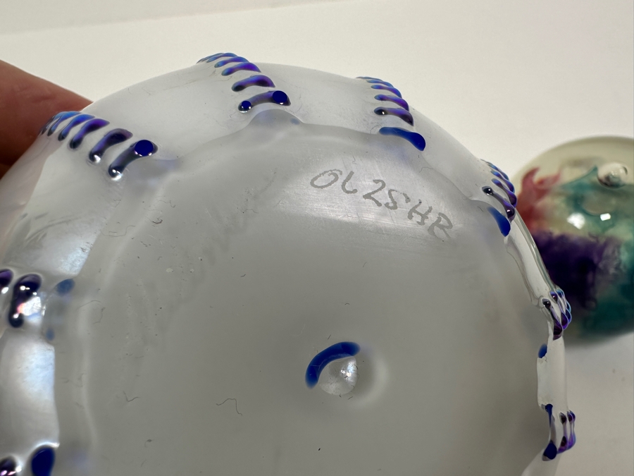 Stuart Abelman Studio Art Glass Iridescent Oil Lamp And Paperweight [Photo 11]