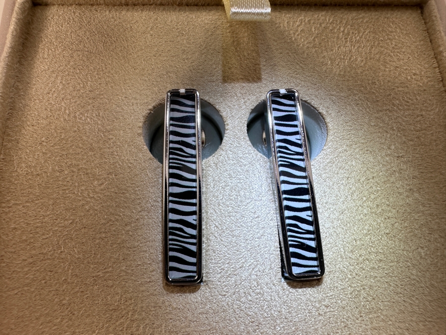 New Ella's Ears Jewelry Style Wireless Earbuds [Photo 1]