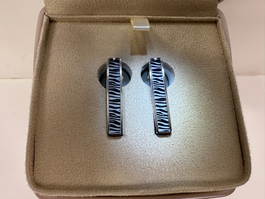 New Ella's Ears Jewelry Style Wireless Earbuds [Photo 3]