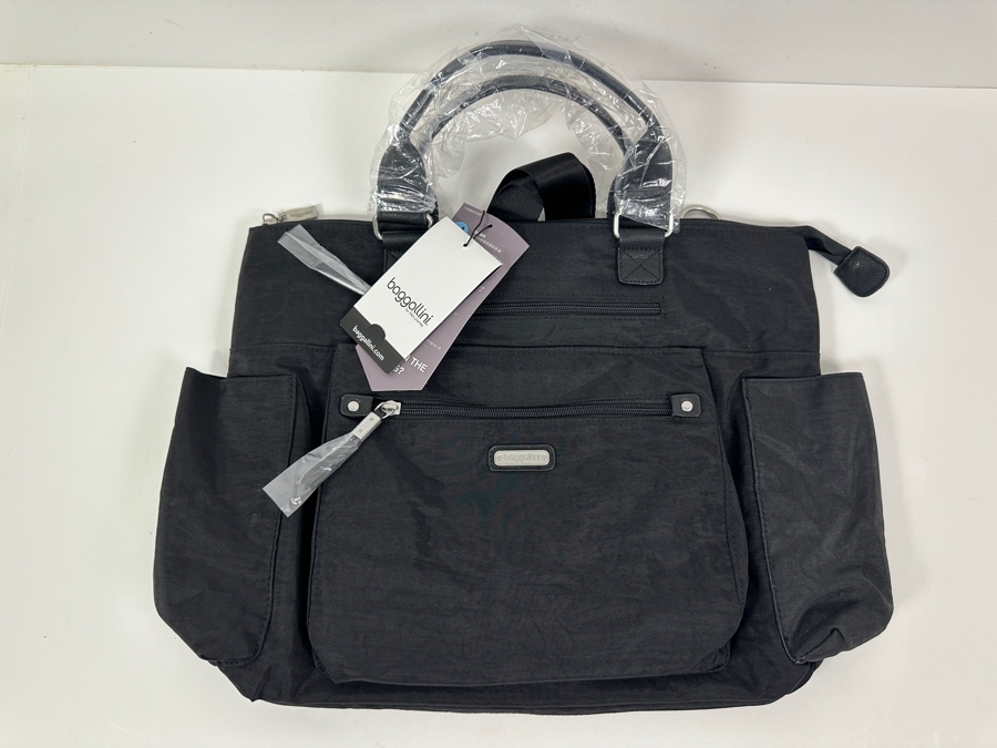 New Baggalini Water Resistant Backpack/Tote 16'W x 5'D x 12'H [Photo 2]