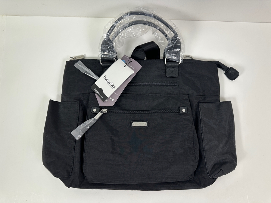 New Baggalini Water Resistant Backpack/Tote 16'W x 5'D x 12'H [Photo 3]