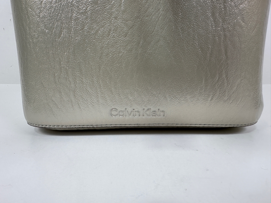 New Calvin Klien Gabrianna Bucket Handbag 8'W x 5'D x 8'H [Photo 5]